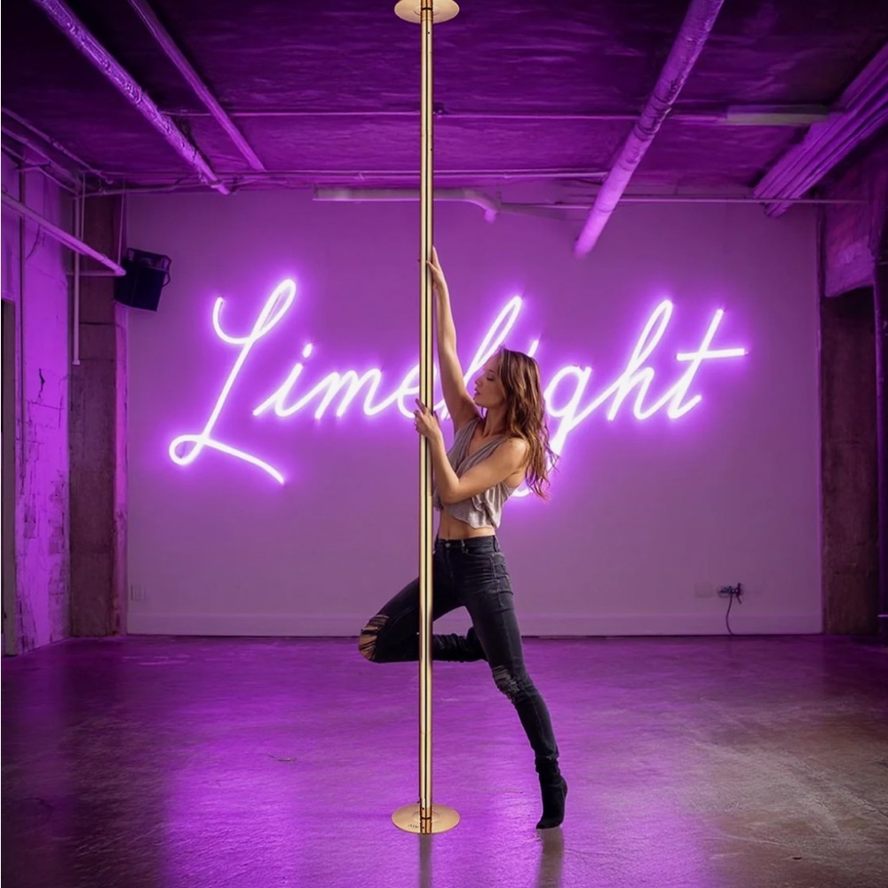 Brass Pole Spinning & Static
Dancing Pole (9ft) (Gold)